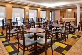 Holiday Inn Express Lewisburg/New Columbia