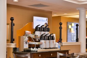 Holiday Inn Express Lewisburg/New Columbia