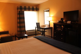 Holiday Inn Express Lewisburg/New Columbia