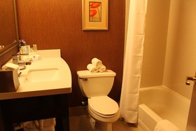 Holiday Inn Express Lewisburg/New Columbia