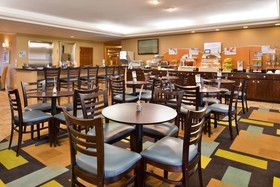 Holiday Inn Express Lewisburg/New Columbia