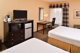 Holiday Inn Express Lewisburg/New Columbia