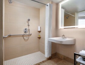 DoubleTree by Hilton Hotel Philadelphia Center City