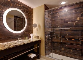 DoubleTree by Hilton Hotel Philadelphia Center City