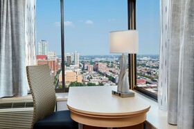 DoubleTree by Hilton Hotel Philadelphia Center City