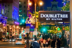 DoubleTree by Hilton Hotel Philadelphia Center City