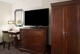 Embassy Suites by Hilton Philadelphia Airport