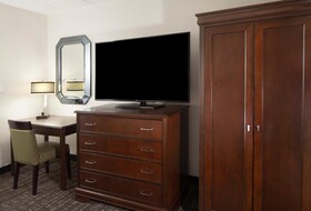 Embassy Suites by Hilton Philadelphia Airport