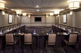 Embassy Suites by Hilton Philadelphia Airport