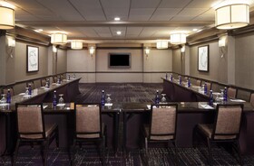 Embassy Suites by Hilton Philadelphia Airport