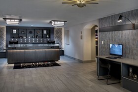 Four Points by Sheraton Philadelphia Northeast