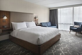 Four Points by Sheraton Philadelphia Northeast
