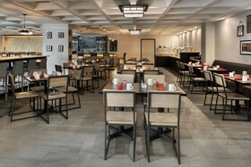 Four Points by Sheraton Philadelphia Northeast