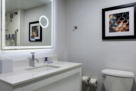 Four Points by Sheraton Philadelphia Northeast