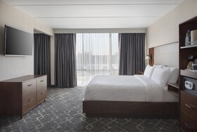Four Points by Sheraton Philadelphia Northeast