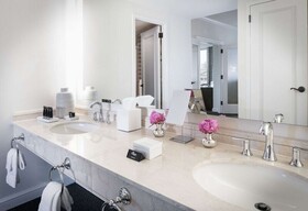 The Logan Philadelphia, Curio Collection by Hilton