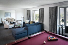 The Logan Philadelphia, Curio Collection by Hilton