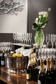 The Logan Philadelphia, Curio Collection by Hilton