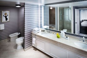 The Logan Philadelphia, Curio Collection by Hilton