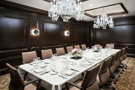 The Logan Philadelphia, Curio Collection by Hilton