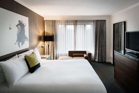 The Logan Philadelphia, Curio Collection by Hilton