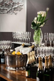 The Logan Philadelphia, Curio Collection by Hilton