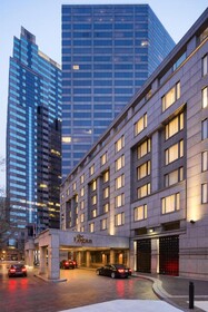 The Logan Philadelphia, Curio Collection by Hilton