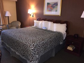 Days Inn by Wyndham Pittsburgh