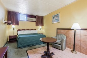 Days Inn by Wyndham Pittsburgh