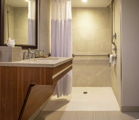 DoubleTree by Hilton Hotel Pittsburgh - Green Tree