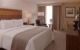 DoubleTree by Hilton Hotel Pittsburgh - Green Tree