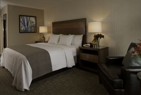 DoubleTree by Hilton Hotel Pittsburgh - Green Tree