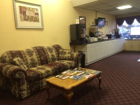 Econo Lodge Airport