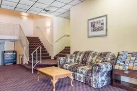 Econo Lodge Airport