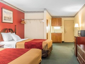 Econo Lodge Airport