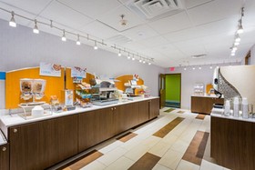 Holiday Inn Express & Suites Reading