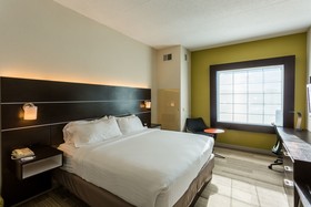 Holiday Inn Express & Suites Reading