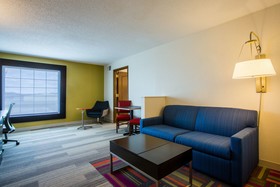 Holiday Inn Express & Suites Reading