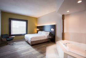 Holiday Inn Express & Suites Reading