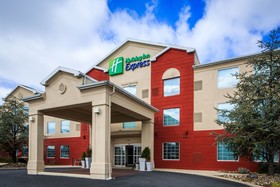 Holiday Inn Express & Suites Reading