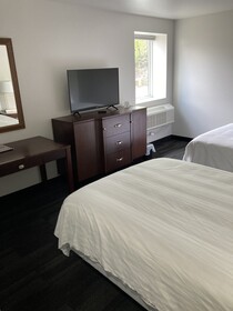 Elker Inn & Suites