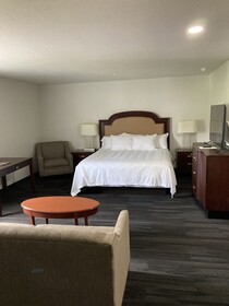 Elker Inn & Suites