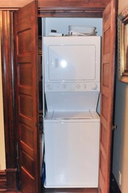 South Broadway Manor Bed & Breakfast