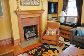 South Broadway Manor Bed & Breakfast