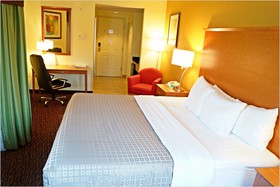 Clarion Hotel & Suites University-Shippensburg