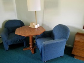 Dollar Inn