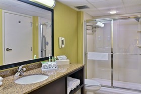 Holiday Inn Express State College @Williamsburg Square