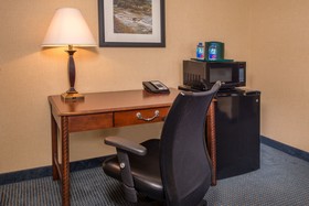Holiday Inn Express State College @Williamsburg Square