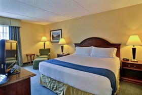 Holiday Inn Express State College @Williamsburg Square