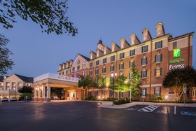 Holiday Inn Express State College @Williamsburg Square